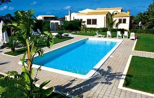 Hotel Borgo Pida Paceco 3*,